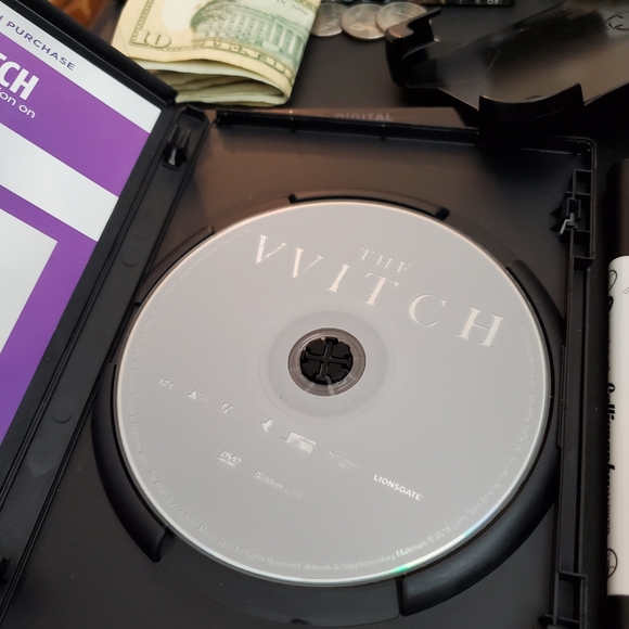 4 different GENTLY used Horror DVDs - Picture 8 of 8